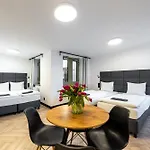 Lägenhetshotell Pod Blekitnymi Podkowami Wrocław