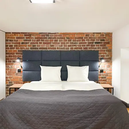 Pod Blekitnymi Podkowami