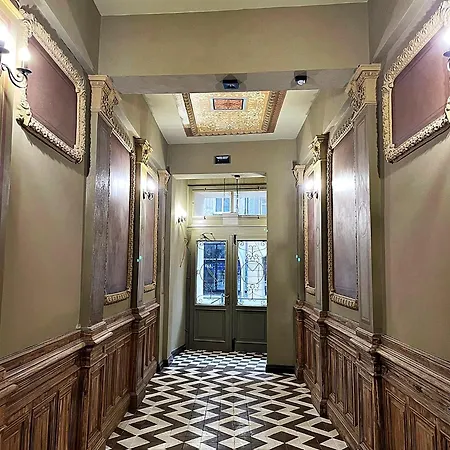 Pod Blekitnymi Podkowami