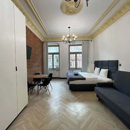 Aparthotel Pod Blekitnymi Podkowami *