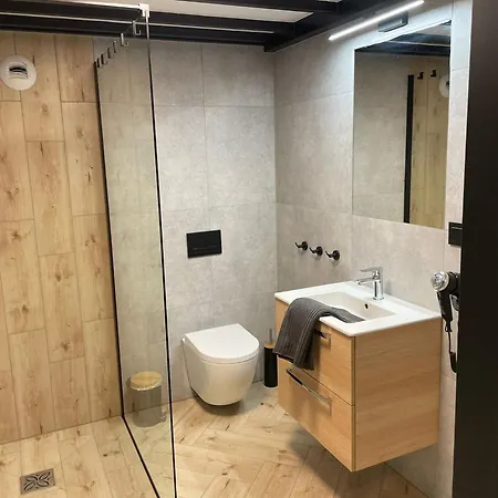 Aparthotel Pod Blekitnymi Podkowami 3*