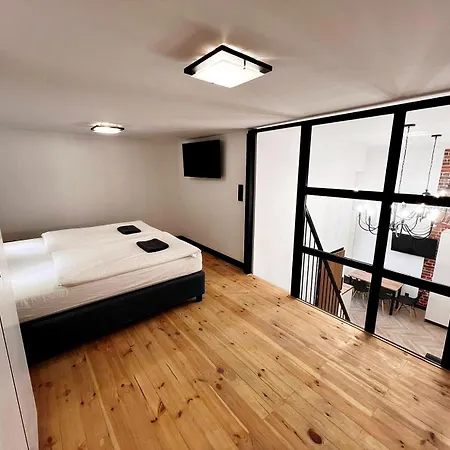 Aparthotel Pod Blekitnymi Podkowami 3*