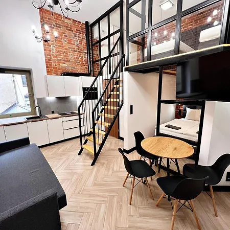 Pod Blekitnymi Podkowami Aparthotel 3*