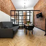 Pod Blekitnymi Podkowami شقة فندقية 3*