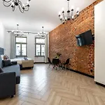 Apartahotel Pod Blekitnymi Podkowami 3*