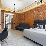 Pod Blekitnymi Podkowami Apartahotel Breslavia