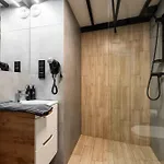 Pod Blekitnymi Podkowami Apartahotel 3*