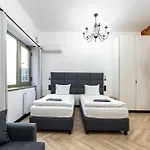 Pod Blekitnymi Podkowami Apartahotel