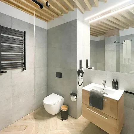 Aparthotel Pod Blekitnymi Podkowami 3*