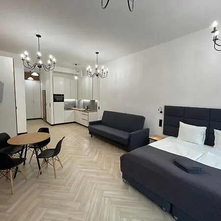 Pod Blekitnymi Podkowami شقة فندقية