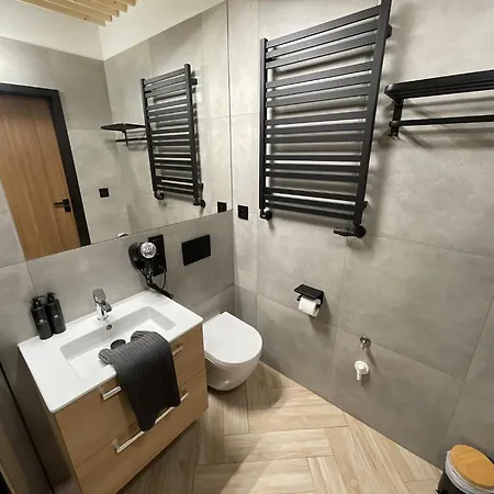 Pod Blekitnymi Podkowami شقة فندقية 3*