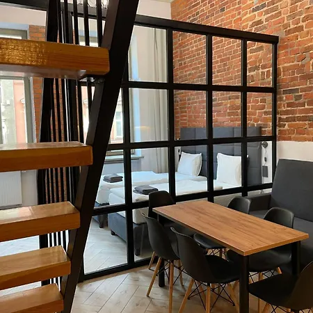 Pod Blekitnymi Podkowami