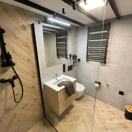 Pod Blekitnymi Podkowami شقة فندقية