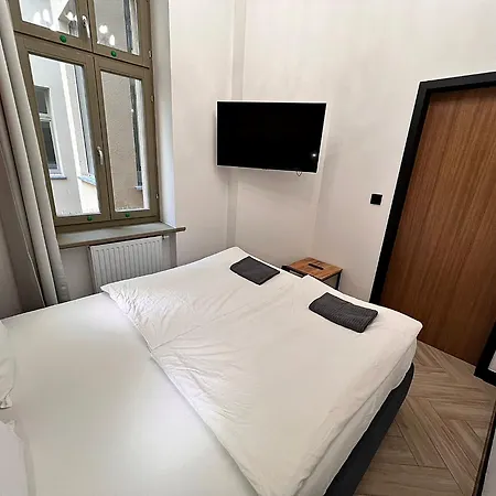 Pod Blekitnymi Podkowami شقة فندقية 3*