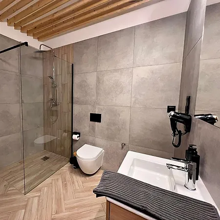 Aparthotel Pod Blekitnymi Podkowami 3*