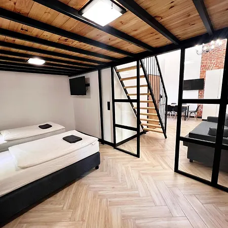 Pod Blekitnymi Podkowami 3* فروتسواف