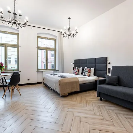 Pod Błękitnymi Podkowami Hotel apartamentowy 3*
