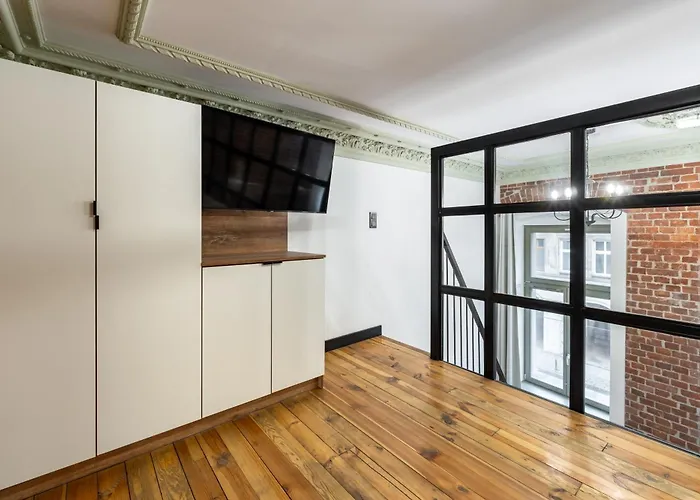 Pod Blekitnymi Podkowami 3*