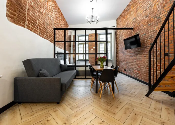 Pod Blekitnymi Podkowami Apartahotel 3*